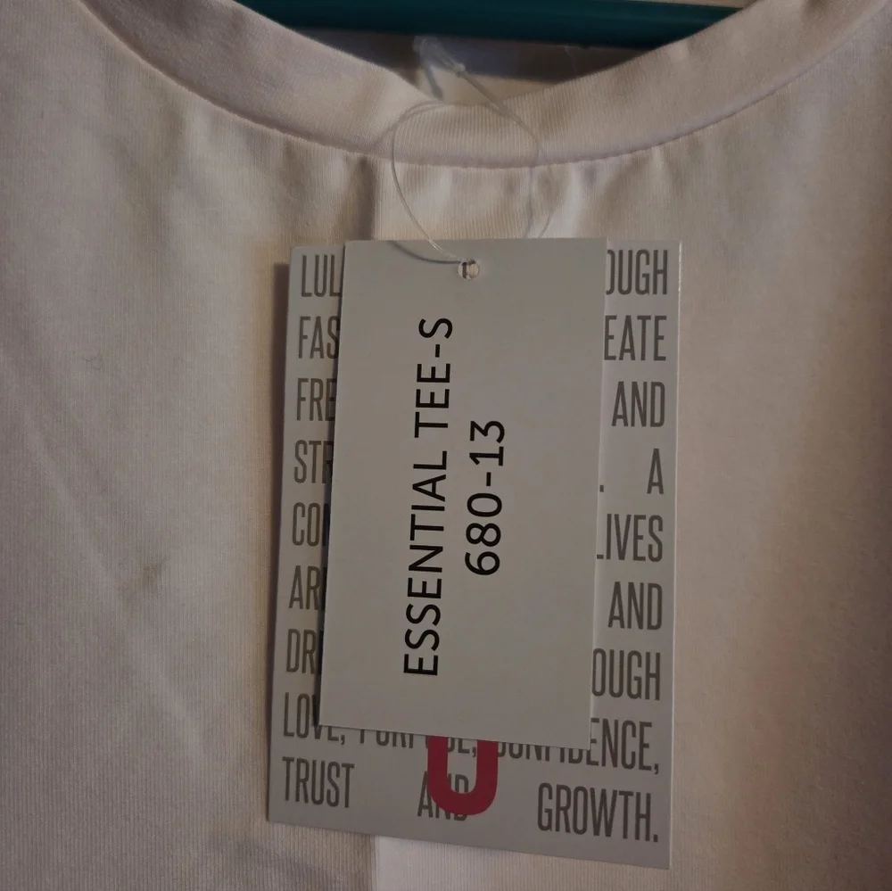 LuLaRoe Essential T NWT - Picture 3 of 5